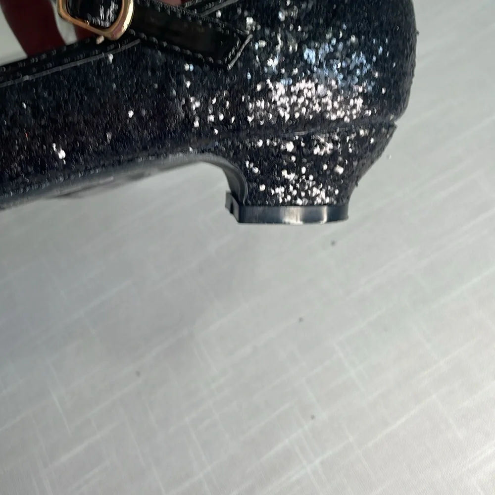 Girls NWOT size 13 Glitter High Heels.